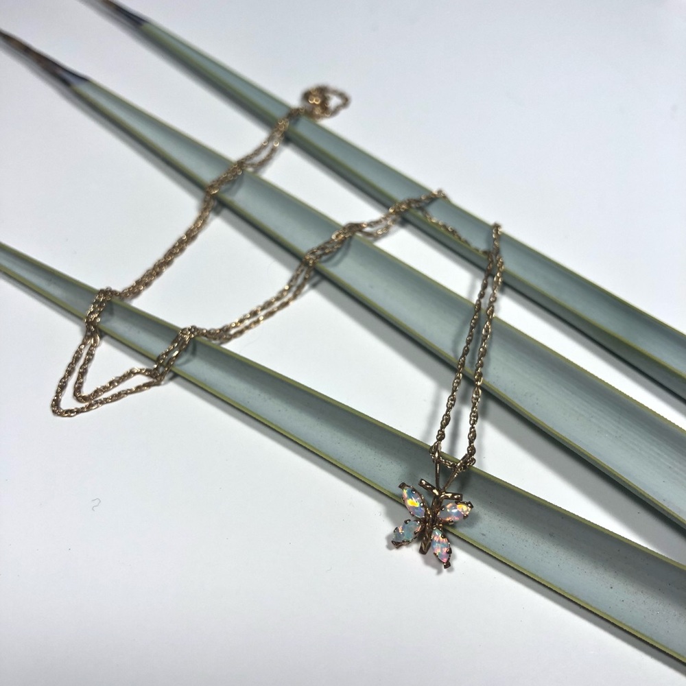 🌸3 for $30 NWOT gold necklace w/ opal butterfly